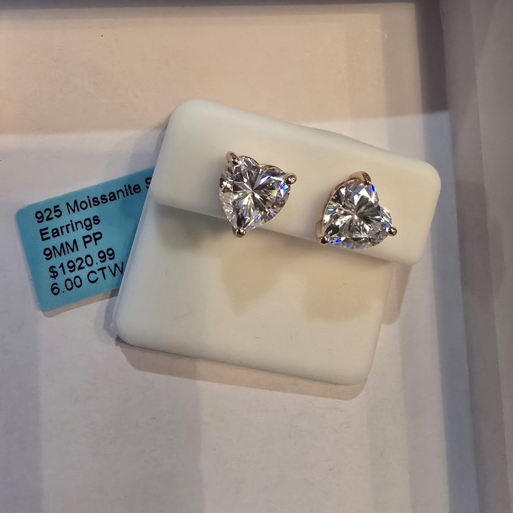 ✨️ HOST PICK ✨️ NWT 6.0 CTW Moissanite earrings Retails $1921